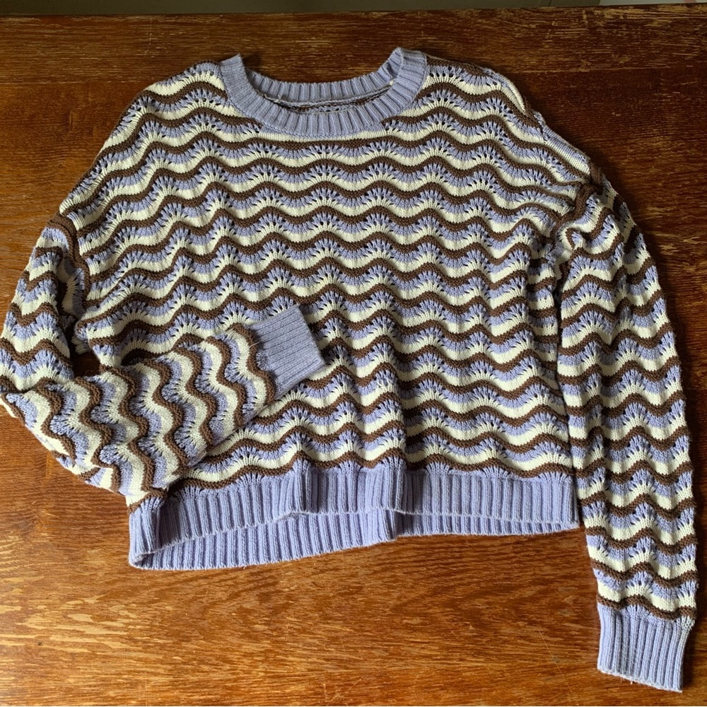 Hollister Wave Pattern Sweater in Brown white & Purple Color Long Sleeves Size M